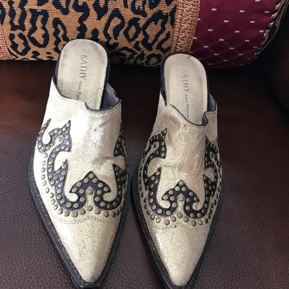 Kathy Ireland gold and brown mules. Size 7.5 - Picture 4 of 7